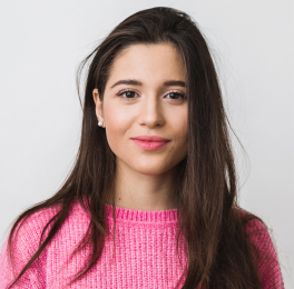 girl-pink-shirt